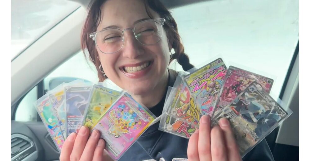 -Hab-auf-der-Autobahn-ein-God-Pack-ge-ffnet-Pok-mon-TCG-Fan-zieht-bei-einer-Autofahrt-einen-kleinen-Schatz-im-Wert-von-1300-Euro