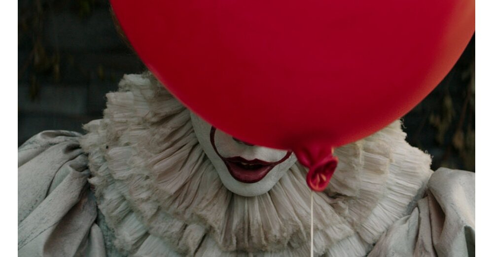 Stephen Kings ES-令人毛骨悚然的拖車帶來了恐怖小丑Pennywise