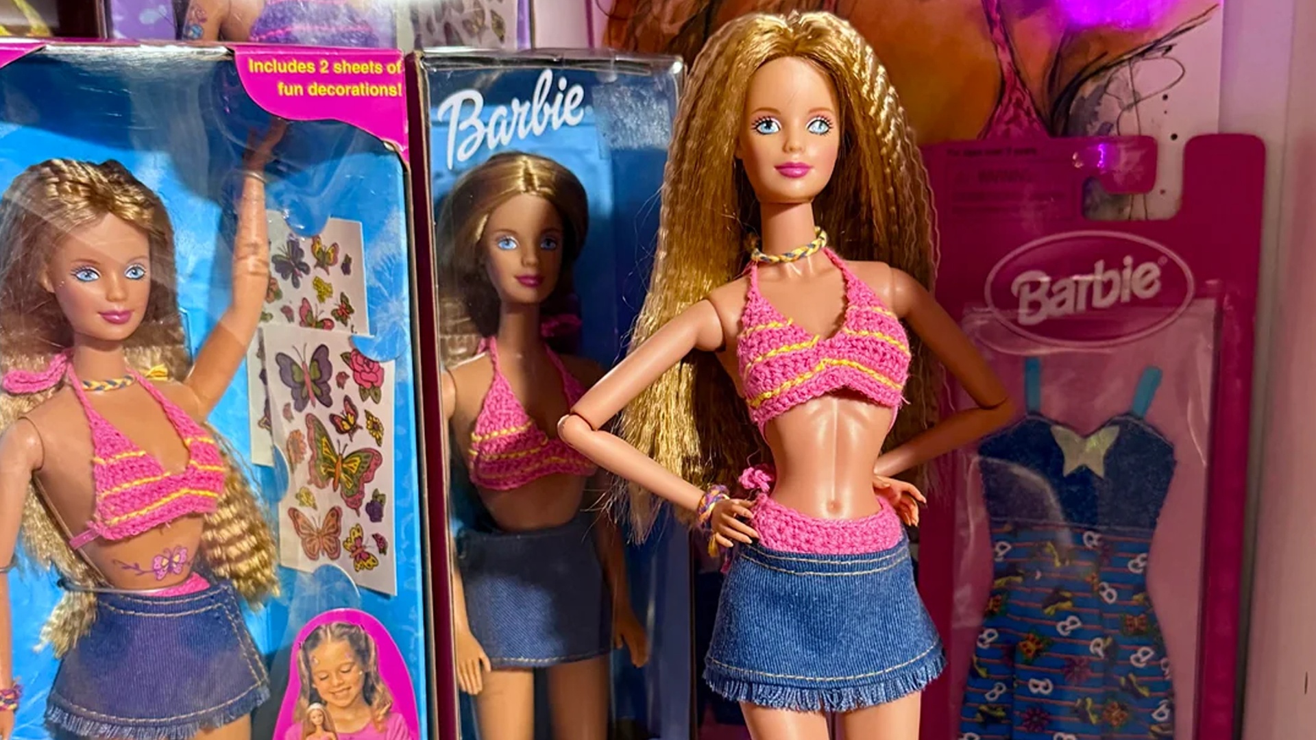 Dieser Junge hatte Angst als Kind, sich Barbie-Figuren zu wünschen - deshalb kaufte seine Schwester ihm heimlich seine Lieblingsbarbie