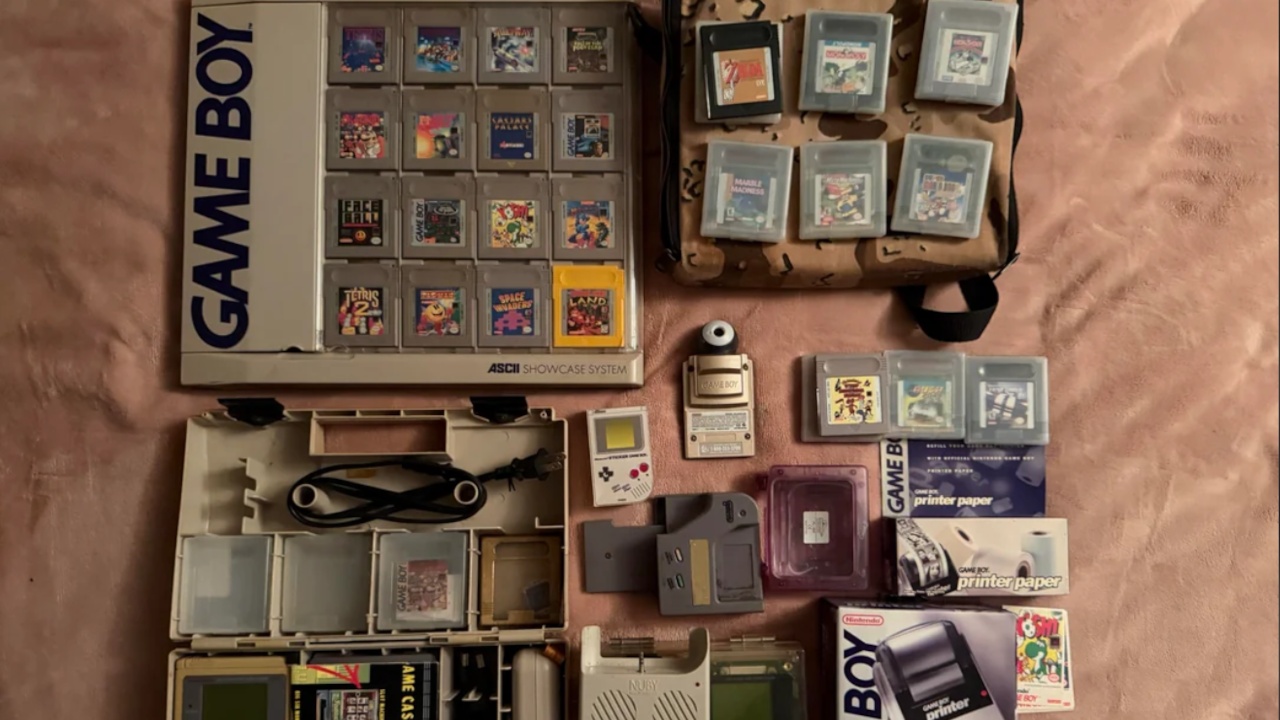 Glückspilz sucht bei Eltern eigentlich nur "verlorenen" Teil seiner alten Game-Boy-Sammlung - und findet goldenen Hardware-Schatz, der heute bis zu 2000 Euro wert ist
