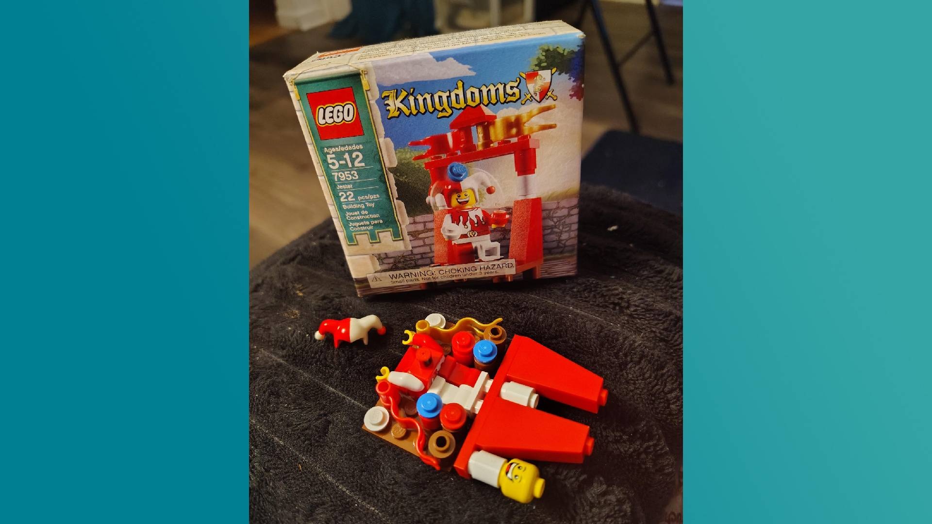 LEGO-Fan bastelt Millennium Falken aus einem Mittelalterset mit nur 22 Teilen und man kann das Raumschiff tatsächlich erkennen