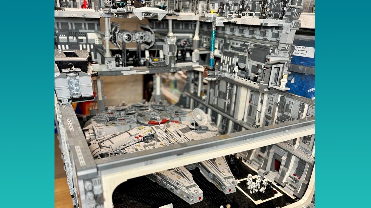 LEGO-Fan baut sich das wohl krasseste Todesstern-Modell, das wir bisher gesehen haben - und selbst der 850 Euro teure UCS-Millenniumfalke passt rein