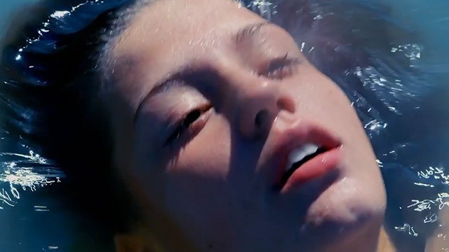 Blau Ist Eine Warme Farbe Netflix Blau ist ein warme Farbe - Erster Trailer zum Comic-Verfilmung