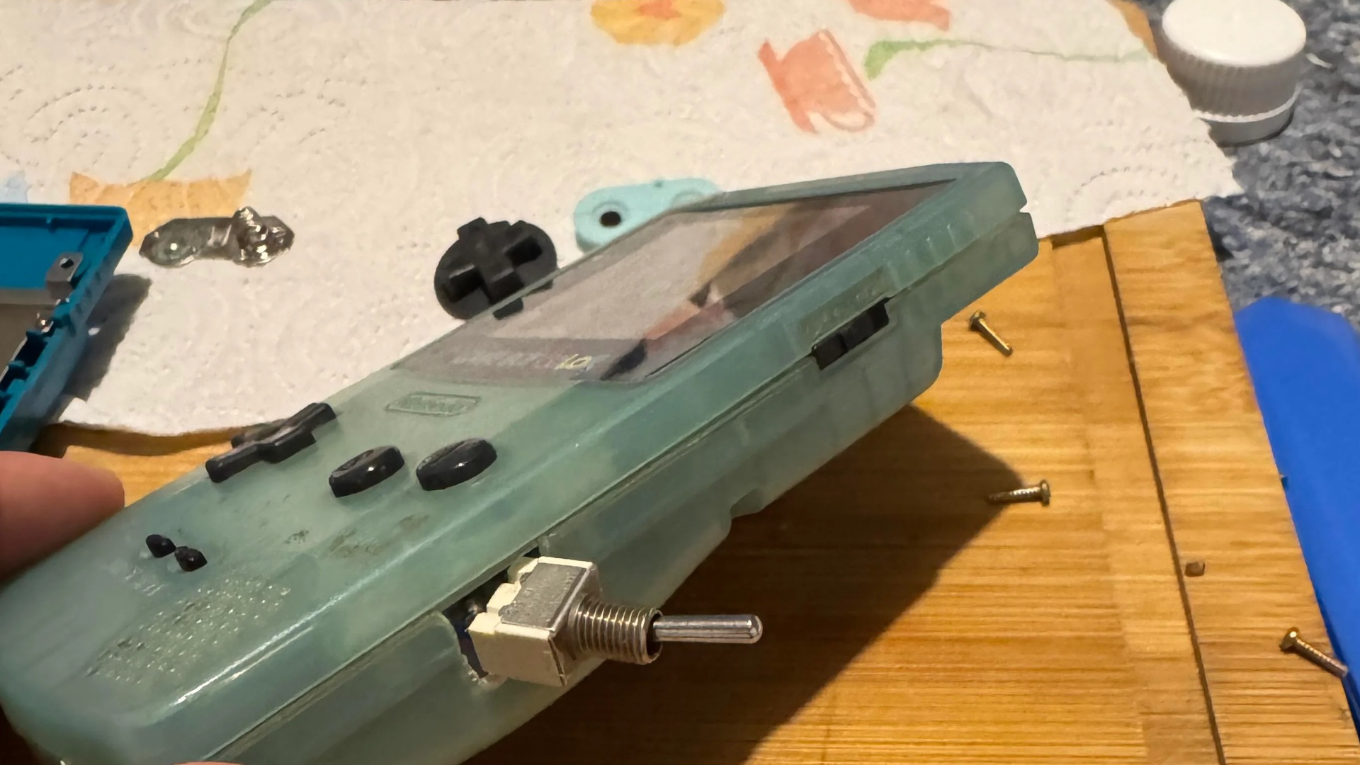 Spieler kauft gebrauchten Game Boy mit mysteriösem Schalter an der Seite - und der stellt sich als ziemlich nützlich heraus