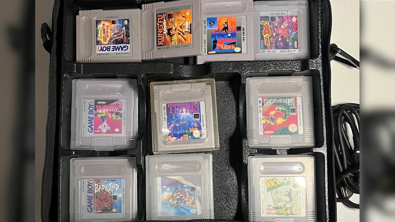 Glückspilz findet Spieletasche mit 10 Game Boy-Klassikern im Müll: "Mein Zeichen, einen Game Boy zu kaufen"