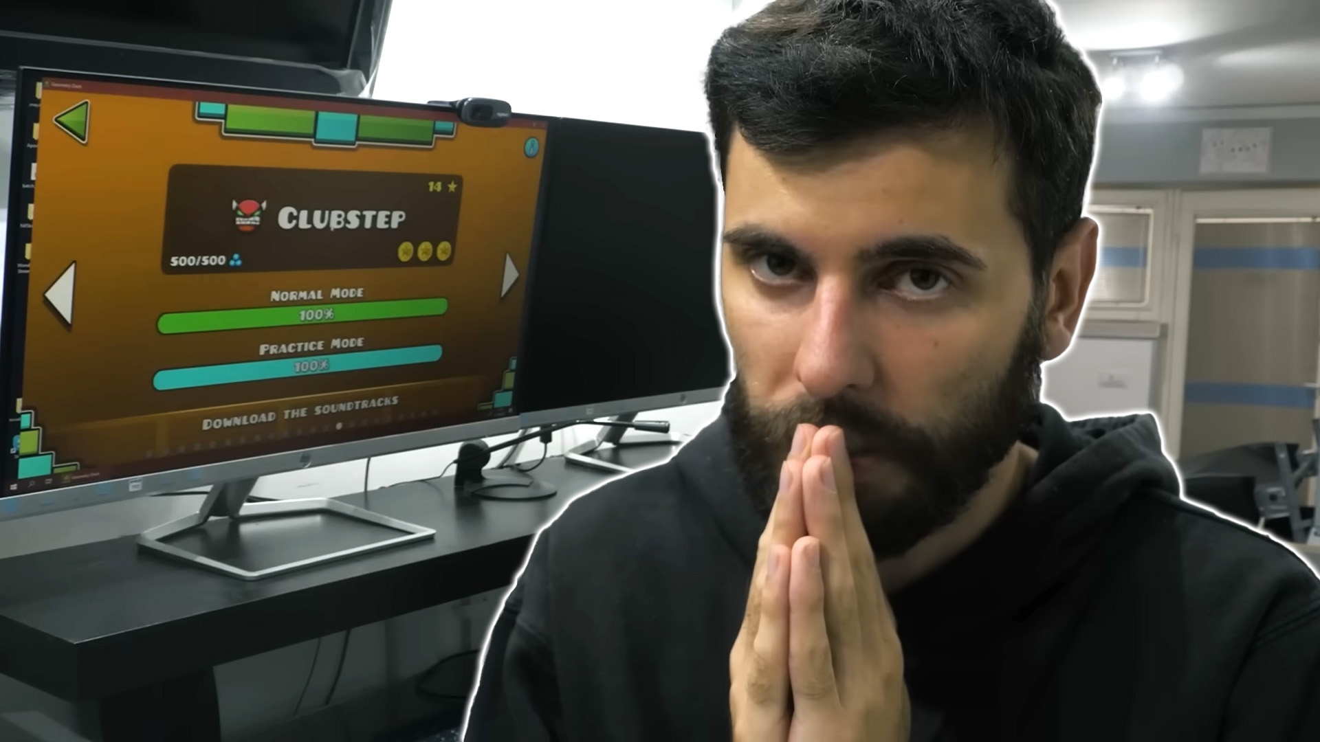11 Jahre lang tut er so, als könnte er mit verbundenen Augen spielen, sammelt damit 335.000 Abonnenten auf Youtube und jetzt stellt sich heraus: Er hat eiskalt gecheatet