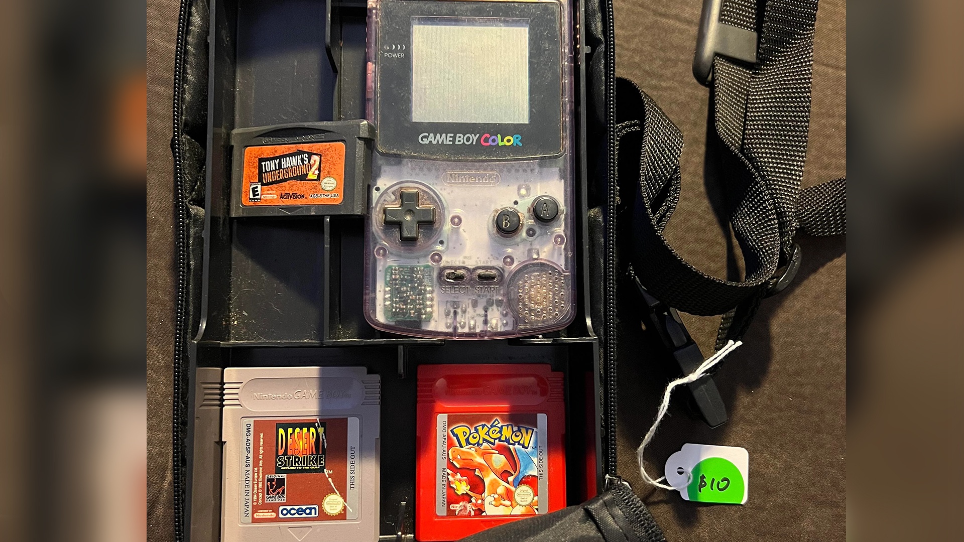 'Ich dachte, ich werd ohnmächtig': Nintendo-Fan findet Game Boy-Tasche für 10 Dollar und kann sein Glück kaum fassen - Handheld und mehrere Spiele stecken noch drin