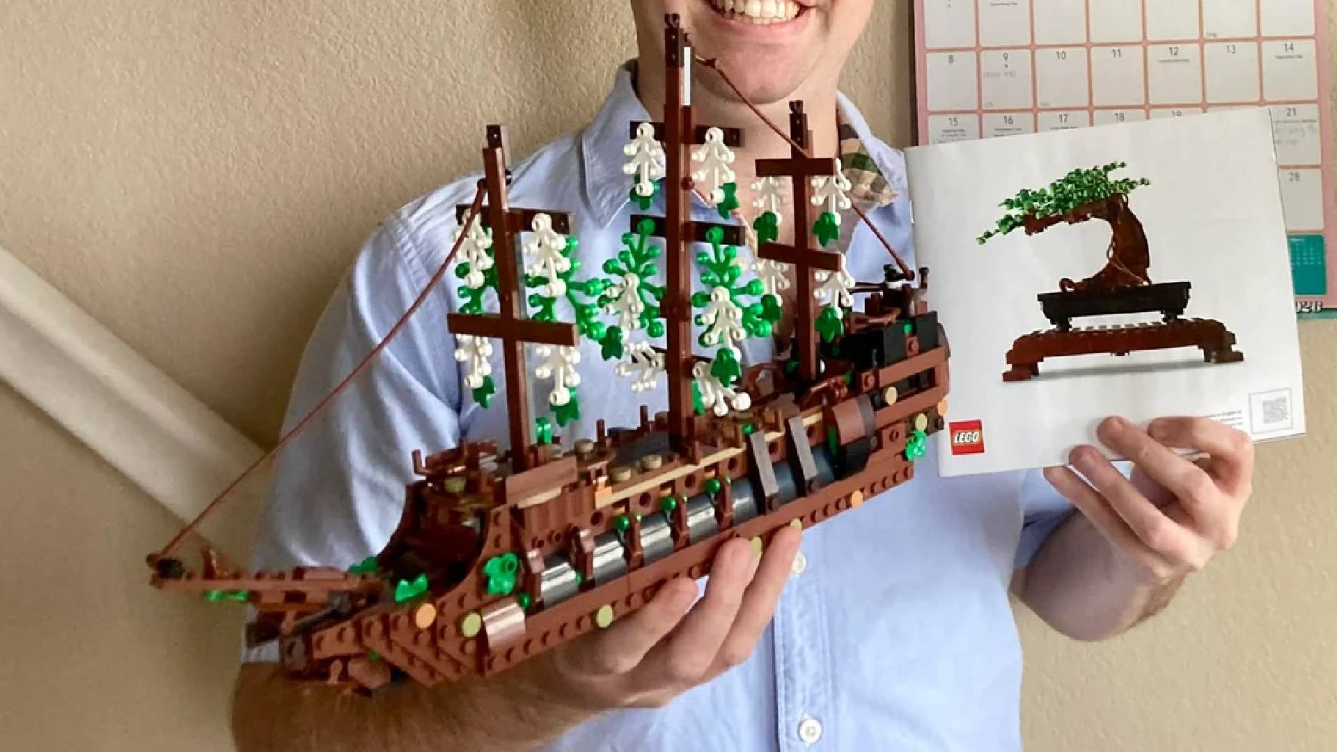 "LEGO sollte ihn einfach einstellen" - LEGO-Fan baut die Flying Dutchman aus Fluch der Karibik mit den Steinen des Bonsai Baums