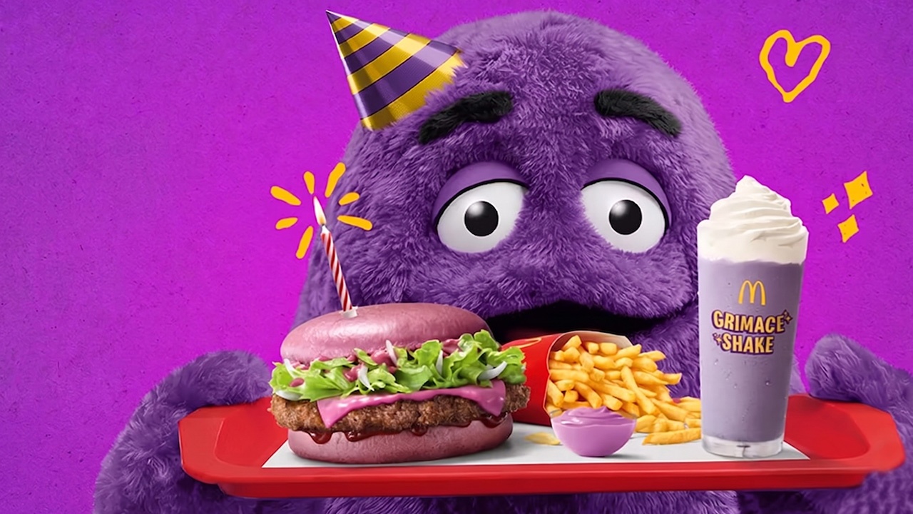 McDonald's Gläser 2026 - Holt euch ab morgen das lila Grimace-Glas und so bekommt ihr es