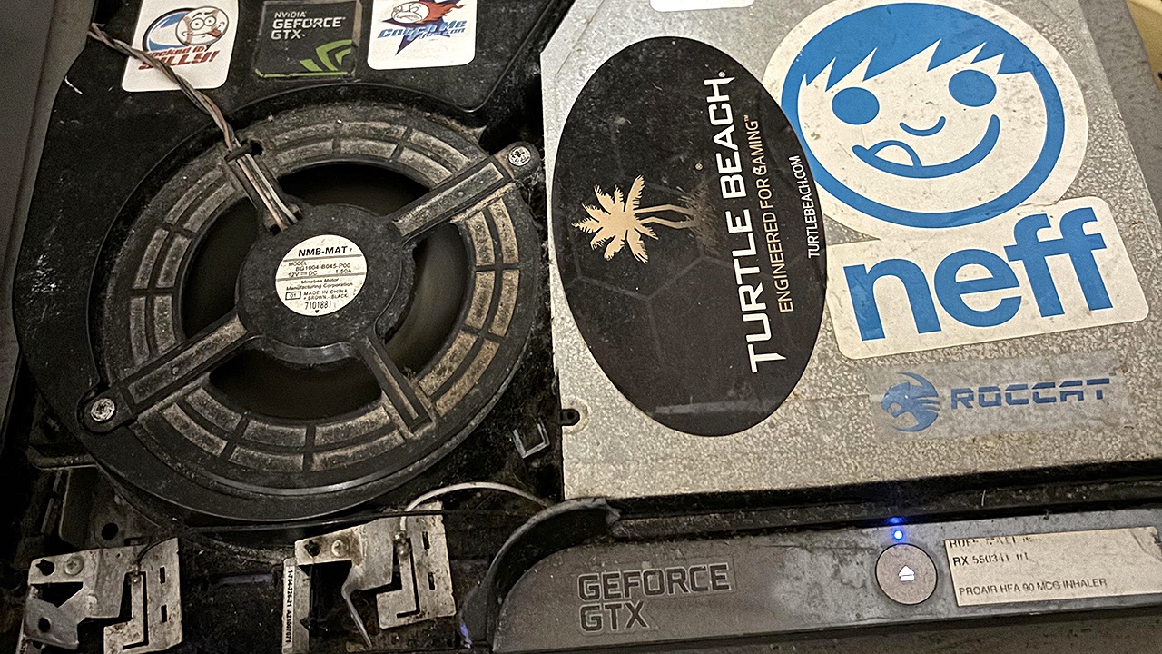 PlayStation-Fan glaubt 8 Jahre lang, dass seine geliebte PS3 kaputt ist - schließt sie an und plötzlich funktioniert sie wieder