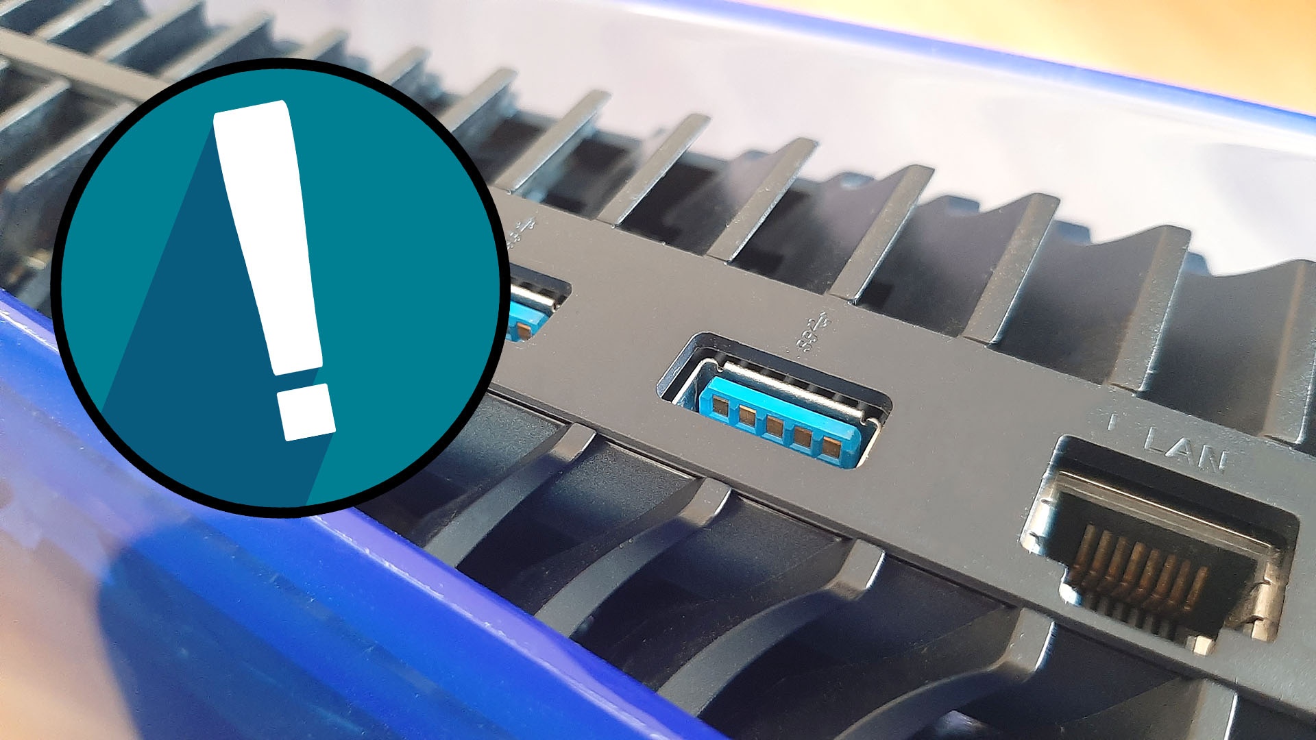 Manche PS5-Konsolen haben blaue USB-Anschlüsse auf der Rückseite und manche schwarze - aber wieso eigentlich?
