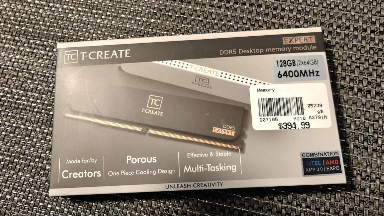 PC-Glückspilz räumt Schreibtisch auf und findet plötzlich 2x64GB RAM-Kit, das heute das 4- bis 5-Fache wert ist und weit über 1.000 Euro kostet
