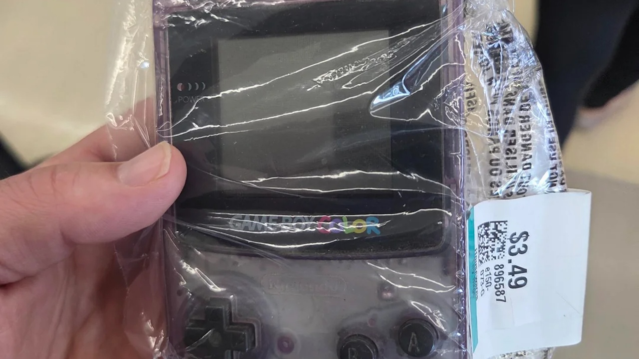 Nintendo-Glückspilz findet Game Boy Color in durchsichtigem Lila für schlappe 2,79 Euro im Laden - Community findet: Das ist eigentlich schon geklaut