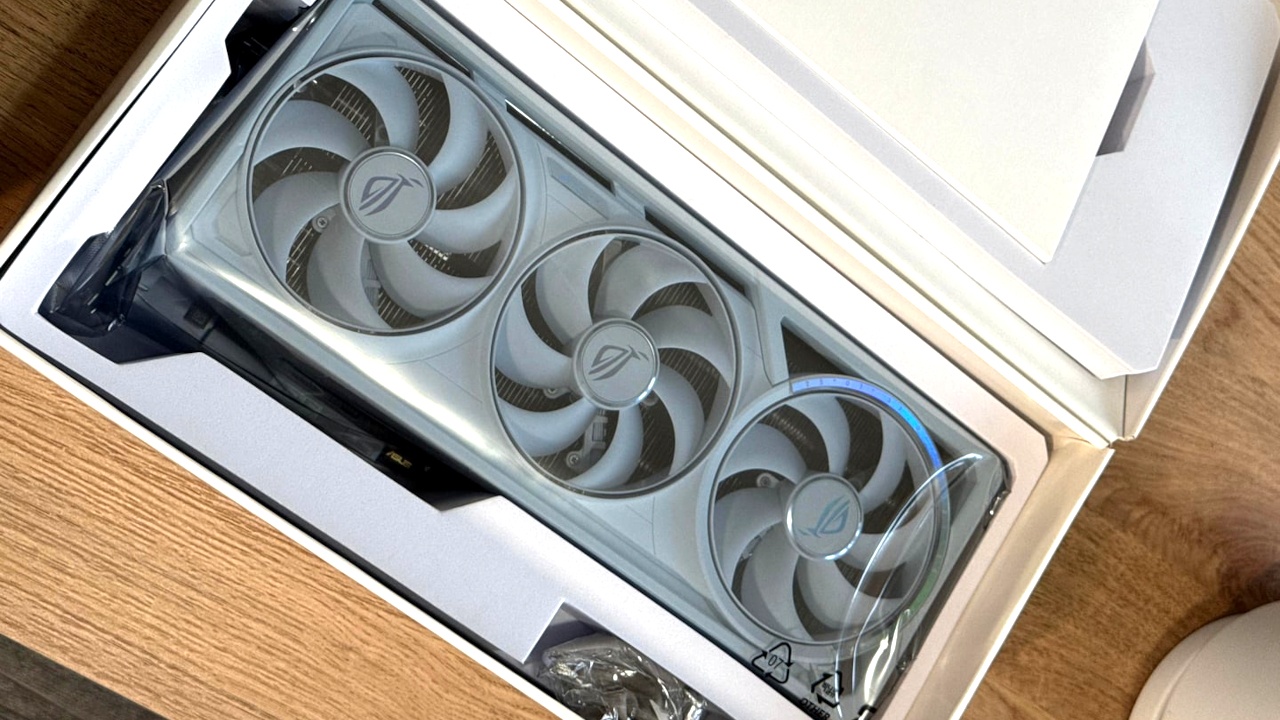 PC-Spieler bestellt teure RTX 5080 bei Amazon und storniert sie wieder, aber die Grafikkarte kommt trotzdem und er darf sie kostenlos behalten