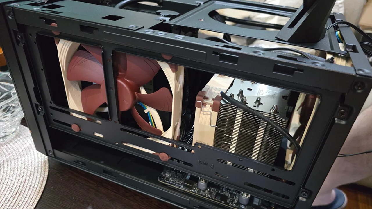 Seine Tochter will unbedingt eine Steam Machine - Und da der Release noch aussteht, baut der Papa einfach selbst einen PC im Stile des GameCubes